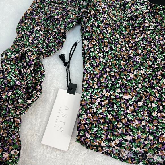 ASTR The Label Livie Floral Ruched Smocked Sleeve Top Sweetheart Neck SZ XS NWT - Picture 3 of 12